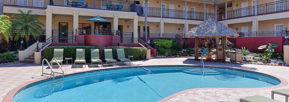 Pool - Holiday Inn & Suites Tampa North