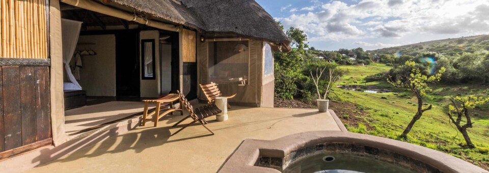 Außenansicht der Safari Lodge im Amakhala Game Reserve