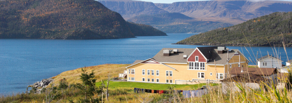 Außenansicht des Neddies Harbour Inn Norris Point