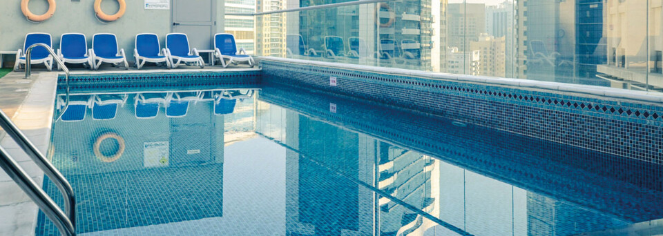 Pool - Signature 1 Hotel Tecom Dubai