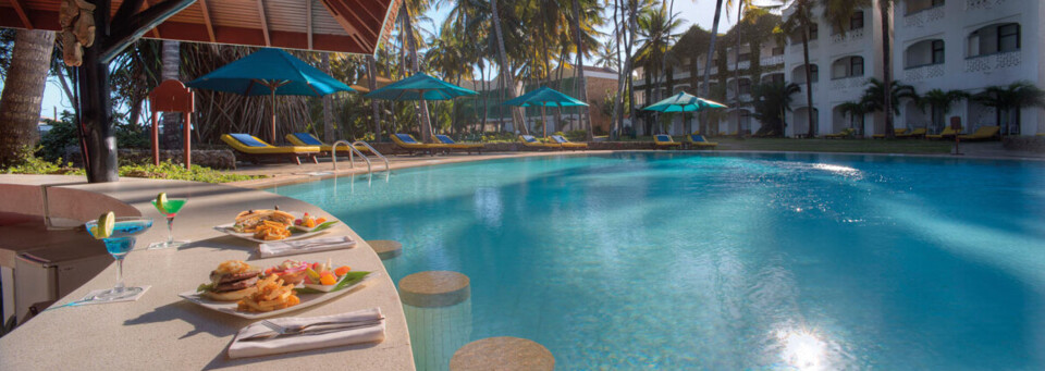 Pool & Bar des Sarova Whitesands Beach Resort & Spa