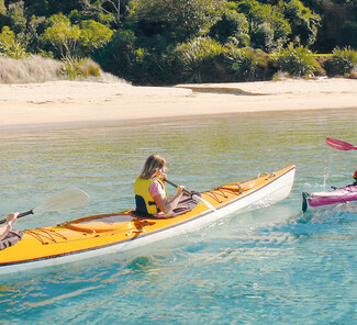 Bay of Islands_ Kajakfahrer Bay of Islands_ Kajakfahrer