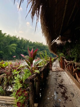 Jungle Rafts Floating Hotel mitten im River Kwai