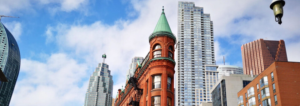 Gooderham & Flatiron Building in Toronto - Ostkanada Reisebericht
