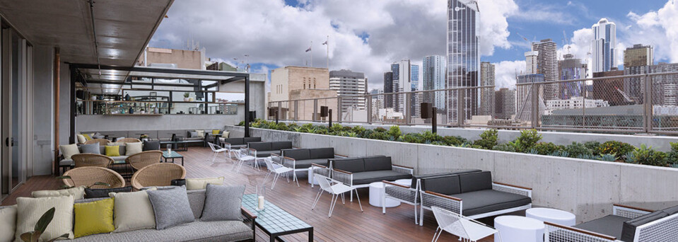 QT Melbourne Rooftop Bar