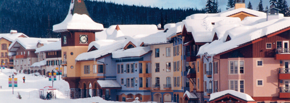 Winter Außenansicht Coast Sun Dance Lodge Sun Peaks