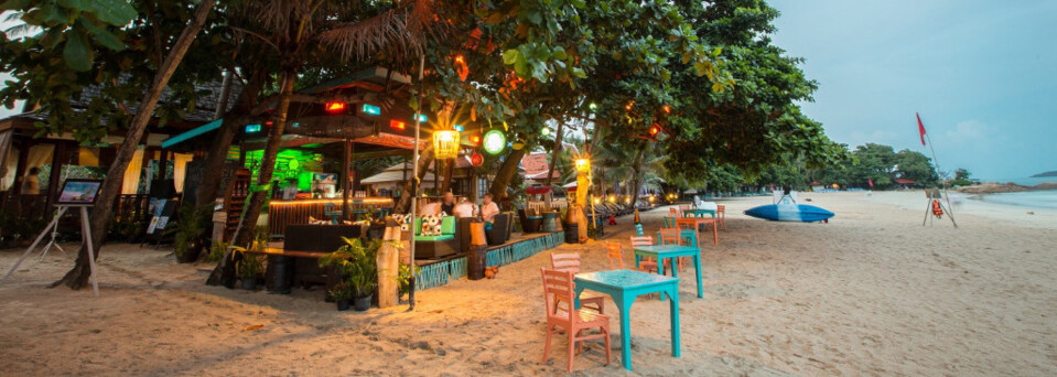 Strandbar am Abend - Fair House Beach Resort auf Koh Samui