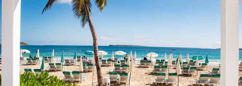 St. Maarten La Playa Orient Bay Ausblick Restaurant Strand