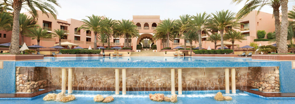 Pool des Shangri-La Al Husn Resort & Spa