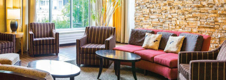 Lobby des Cambria Suites Traverse City