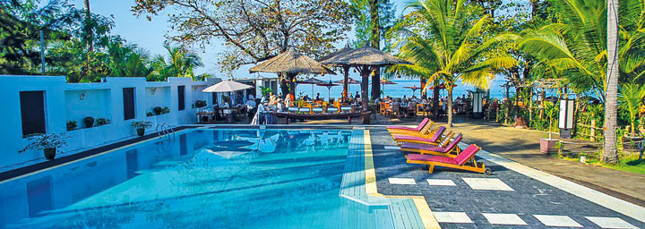 Pool des Thande Beach Hotel