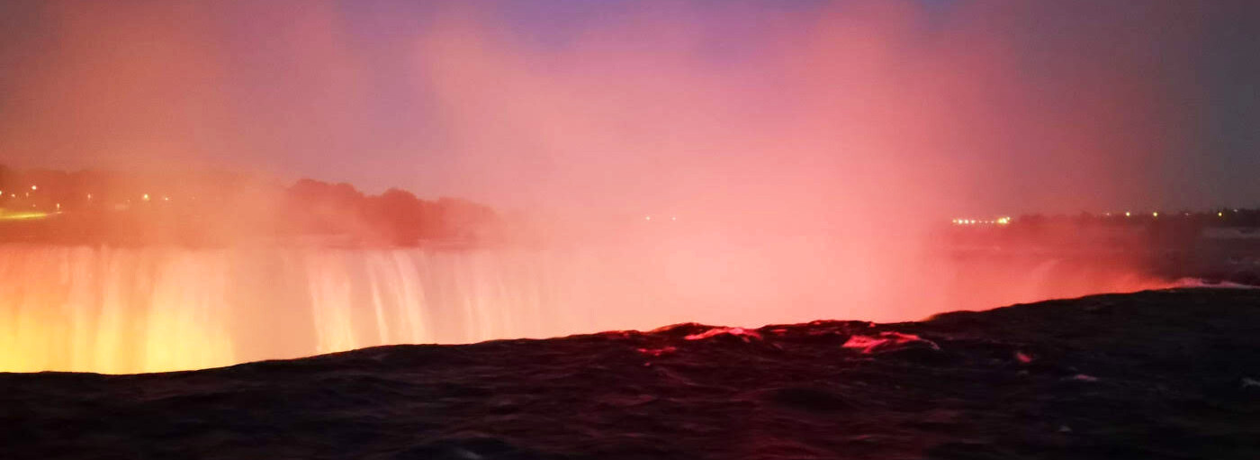 Beleuchtete Niagarafälle - Illumination Tower - Ostkanada Reisebericht