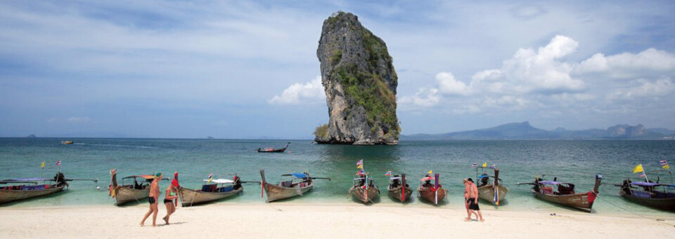 Boote am Strand von Krabi