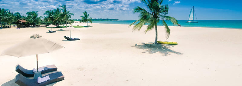 Strand des Uga Bay Resort