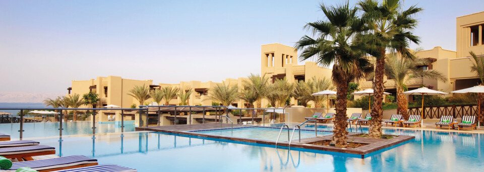 Holiday Inn Resort Dead Sea Außenansicht und Pool Jordanien