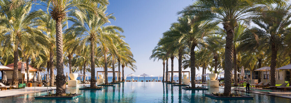 Infinity Pool des Al Bustan Palace, A Ritz-Carlton Hotel Muscat
