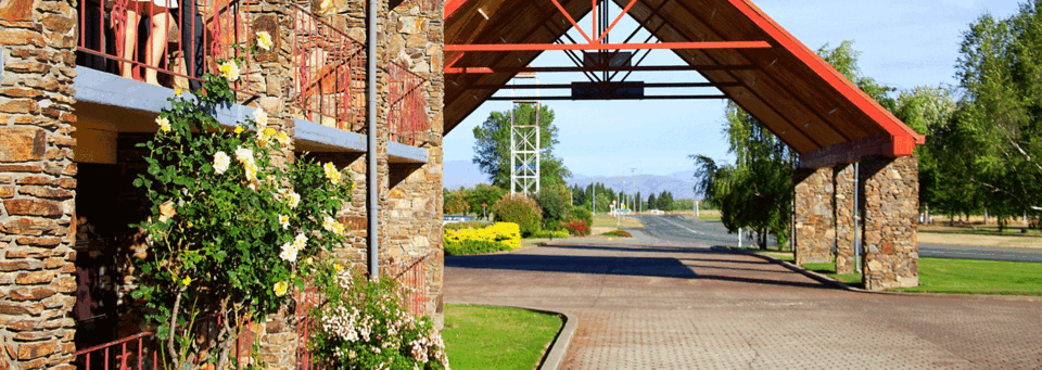 MacKenzie Country Inn Aussenansicht