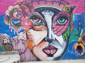 Reisebericht Kolumbien - Comuna 13 Medellín, Graffiti des Künstlers Chota