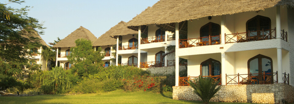 Außenansicht des Bluebay Beach Resort & Spa in Kiwengwa