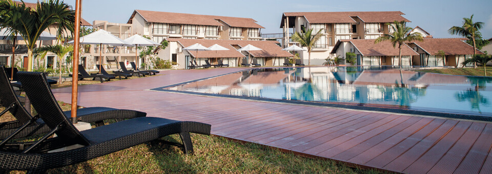 Pool des The Calm Resort & Spa