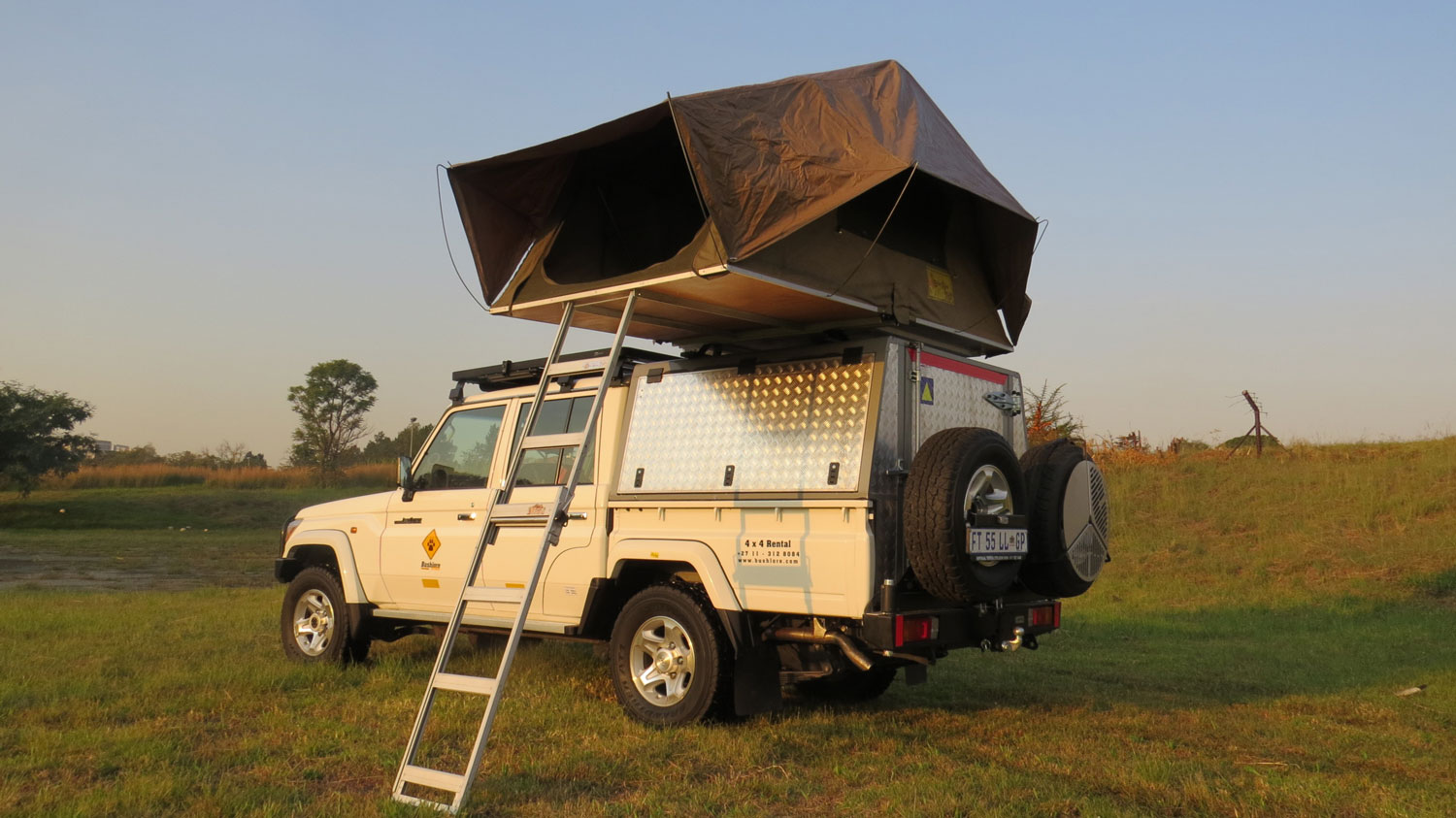 Bushlore Toyota Landcruiser 4x4 mit 1 Zelt