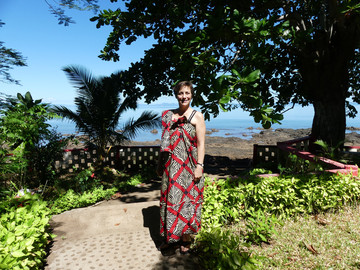 Reiseexpertin Daniela im madagassischen Gewand