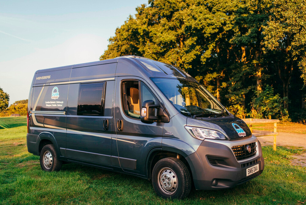 Aero 2-Bett-Camper von Bunk Campers