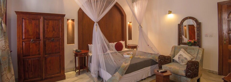 Deluxe-Standard-Zimmerbeispiel des The Seyyida Hotel & Spa in Stone Town