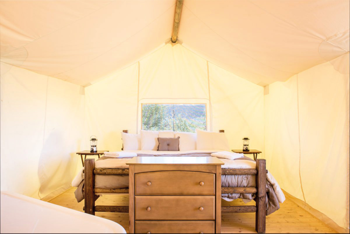 Suite Zelt des Yellowstone Under Canvas©