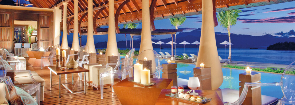 Poolbar & Lounge des Gaya Island Resort