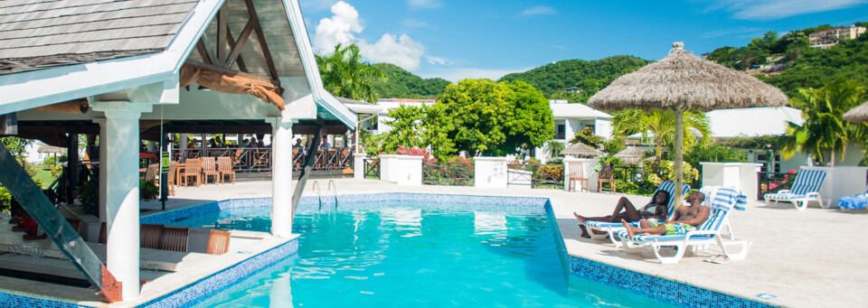 Pool des Coyaba Beach Resort auf Grenada