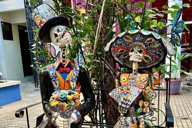 Catrinas Figuren zum Día de los Muertos