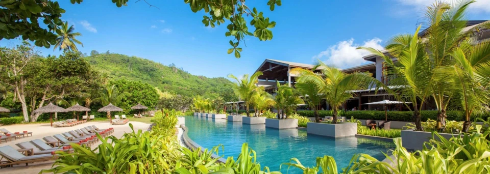 Pool Kempinski Seychelles Resort