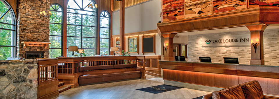 Lobby des Lake Louise Inn