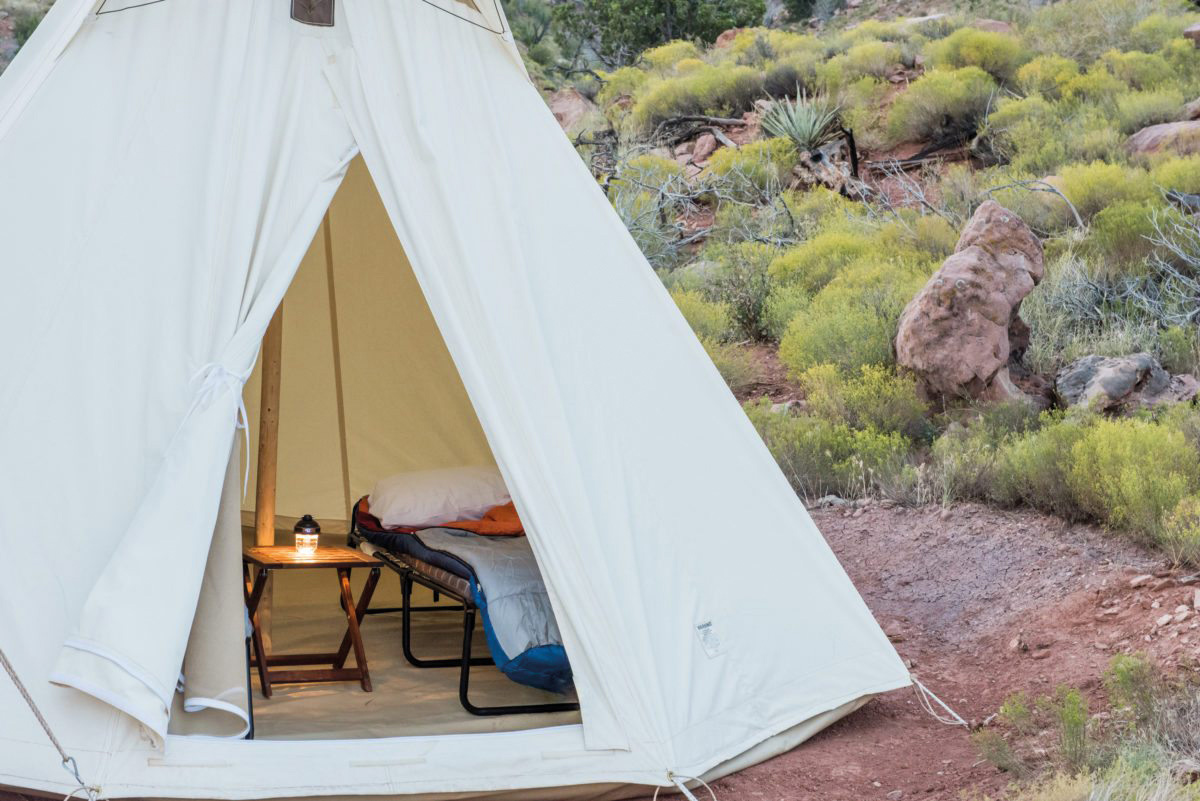 Safari Zelt mit Tipi des Zion Under Canvas©