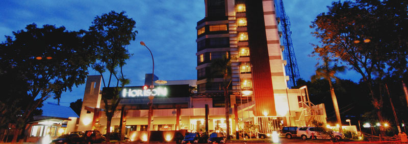 Außenansicht Horison Hotel Makassar