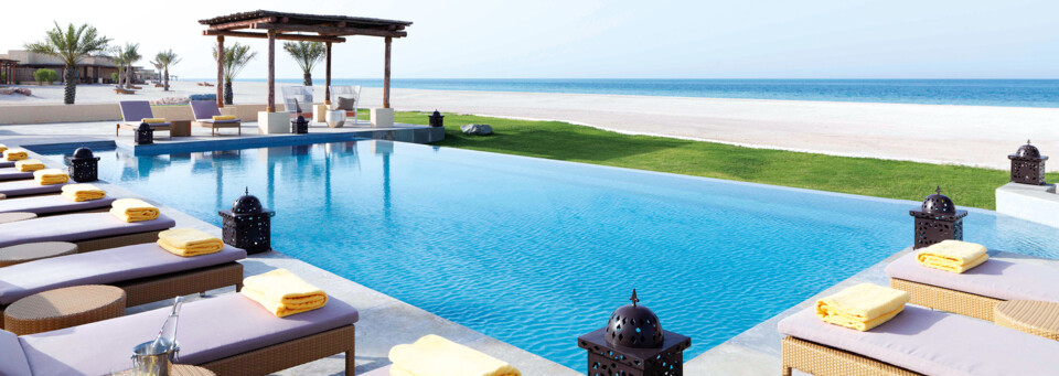 Pool Anantara Al Yamm Villa Resort Abu Dhabi