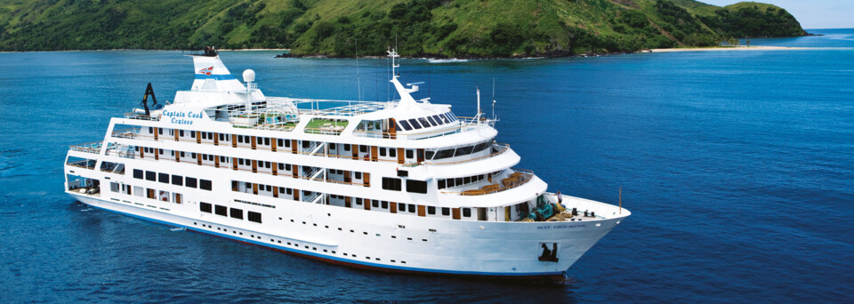 Außenansicht - Kreuzfahrtschiff "MV Reef Endeavour" Captain Cook Cruises