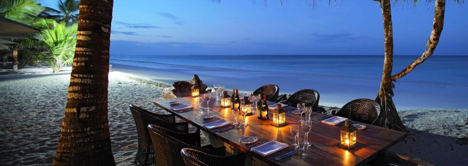 Sultan Sands Islands Resort & Spa - Dinner am Strand