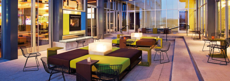Patio des Aloft Green Bay