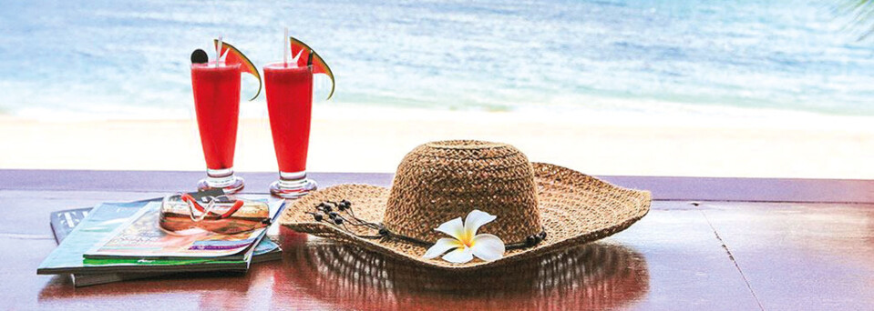 Cocktails mit Blick auf Strand - Pavilion Samui Villas & Resort