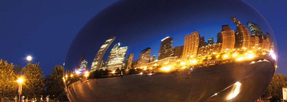 Spiegelung Skyline im Cloud Gate