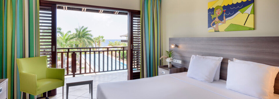 LionsDive Beach Resort Schlafzimmer des Apartments