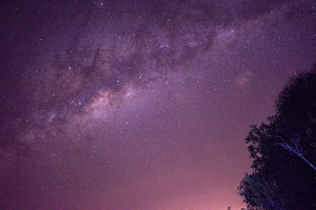 Beeindruckender Sternenhimmel über dem Okavango Delta in Botswana