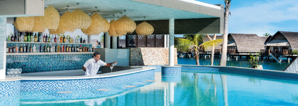 Fiji Marriott Resort Poolbar