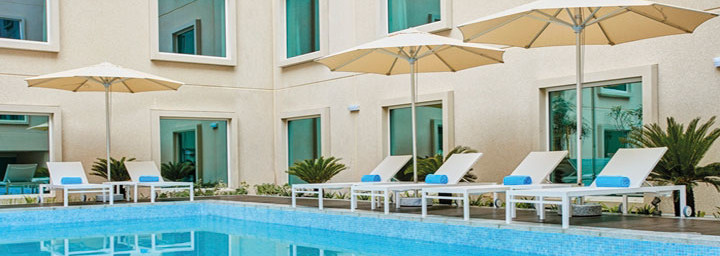 Hilton Garden Inn Mall of the Emirates Pool