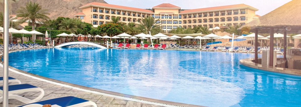 Fujairah Rotana Resort & Spa Al Aqah Beach Pool