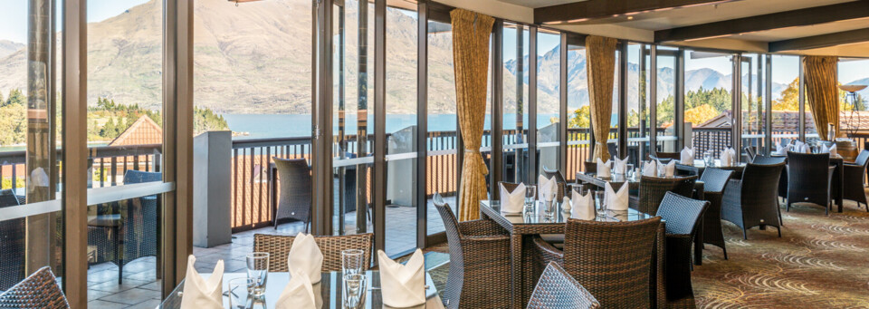 Restaurant - Copthorne Resort Lakefront