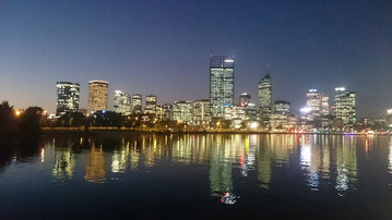 Skyline von Perth bei Nacht