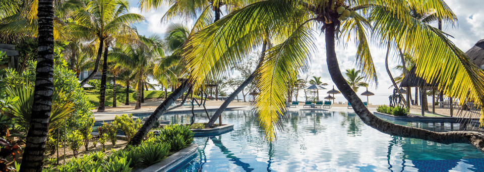 Pool des Long Beach am Strand von Belle Mare